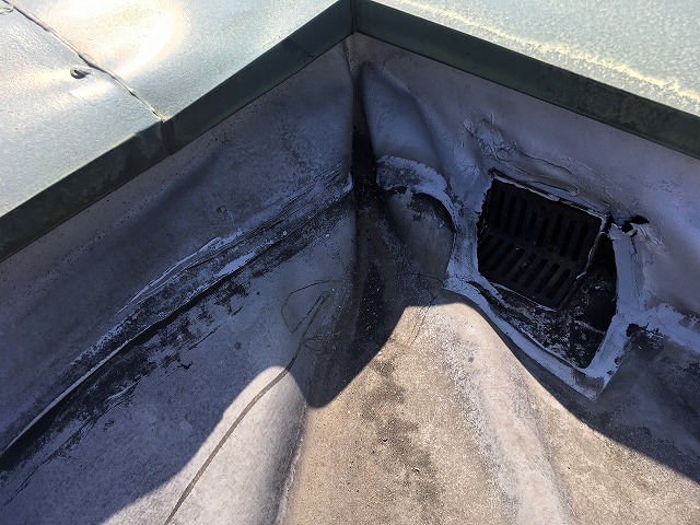 シートが浮いている防水